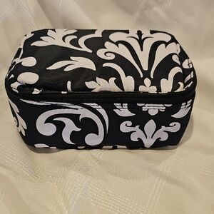 Thirty One Black and White Patterned Jewelry Case